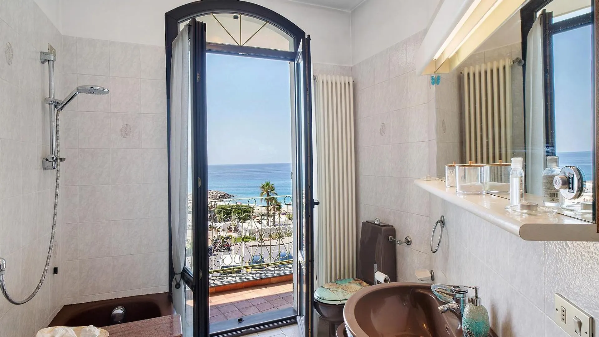 보르디게라 Wonderful Flat By Sea Chez Monique 빌라